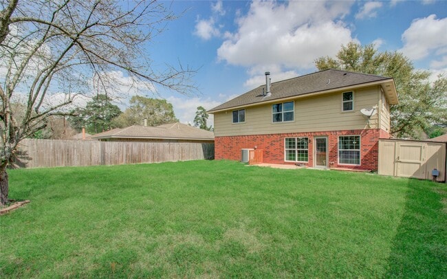 Building Photo - 2306 Pine Cone Dr