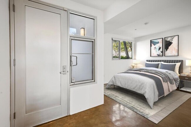 Building Photo - 4111 W Sunset Blvd