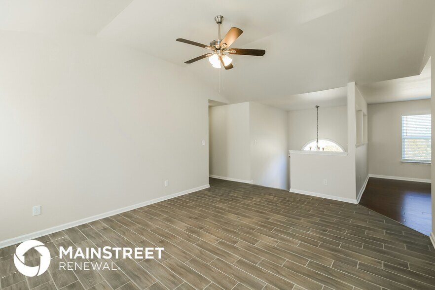 Building Photo - 225 Lamar Lane