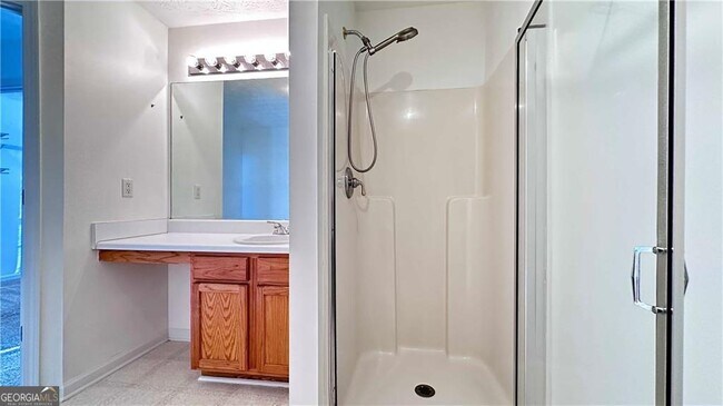 Building Photo - 6243 Shoreview Cir