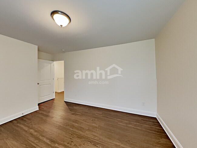 Building Photo - 4328 Longfellow Dr