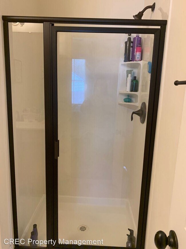 Building Photo - 101 S Commodore Way