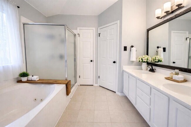 Building Photo - 9313 Sanford Dr