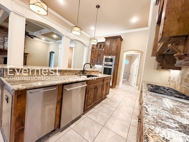 Building Photo - Welcome to this elegant 4-bedroom, 5-bathroom home in desirable Hurricane Lake Estates with Pool ...