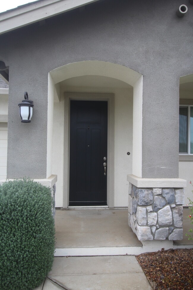 Building Photo - 3304 Sloat Run