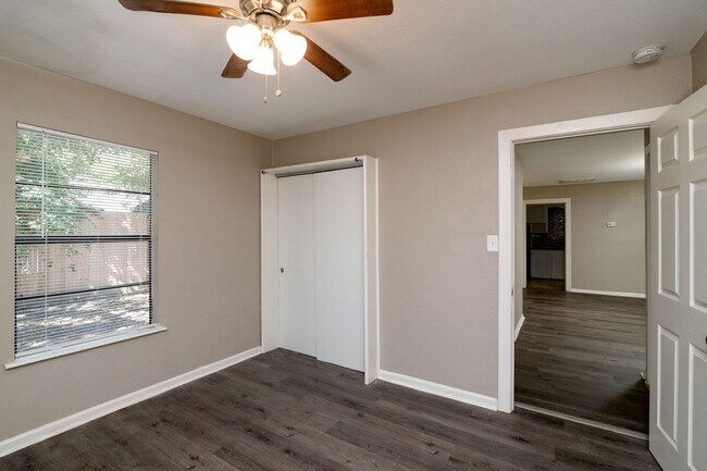 Building Photo - Cozy 3 bedroom, 1 bathroom home located in...