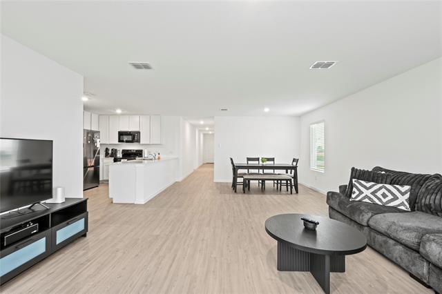 Building Photo - 1101 Pere David Dr