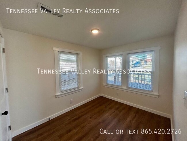 Building Photo - 2321 Bradford St