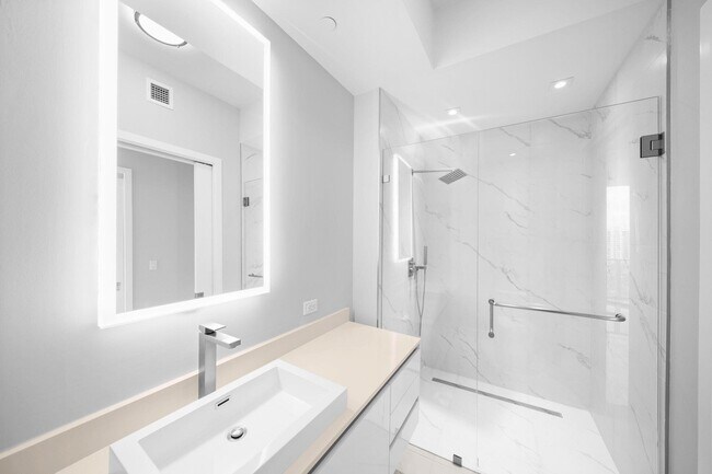 Building Photo - 3100 N Ocean Dr