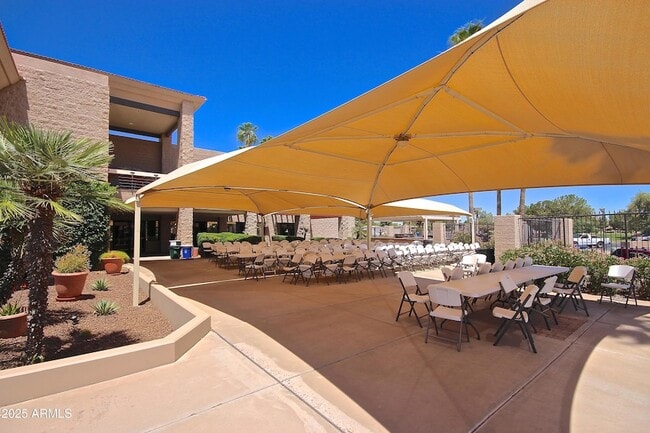 Building Photo - 1831 E Lindrick Dr