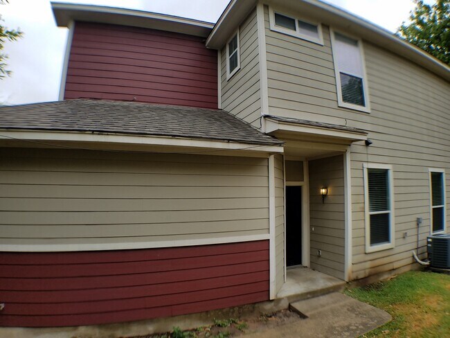 Building Photo - 2502ALLRED