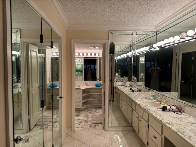 Building Photo - 4900 N Ocean Blvd