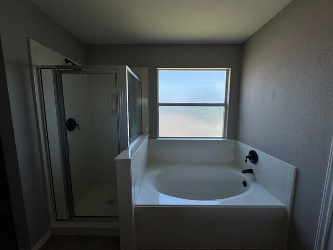 Building Photo - 217 Tepee Dr