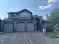 Building Photo - Exceptional 3 Bed, 2.5 bath in Sammamish w...