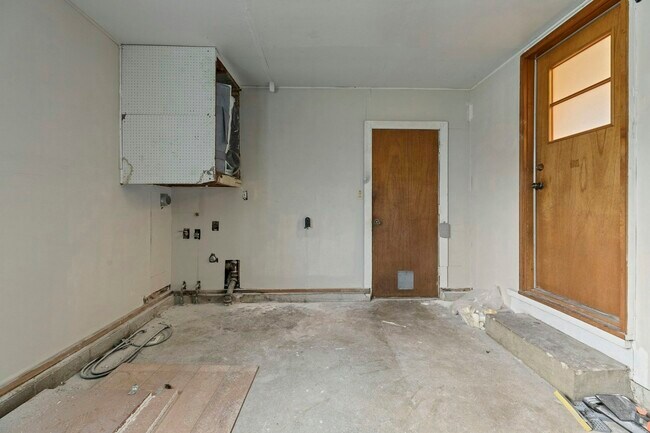 Building Photo - 3511 Purdy Dr NW