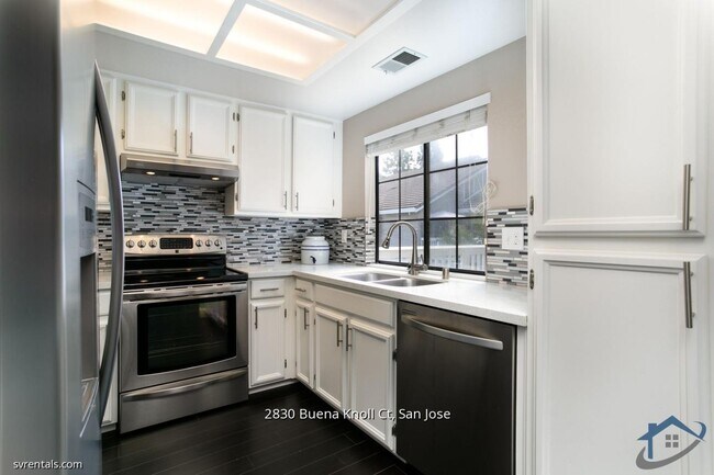 Building Photo - 2830 Buena Knoll Ct