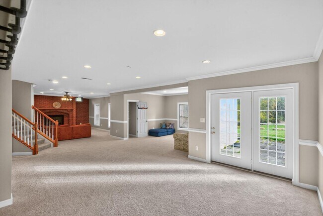 Building Photo - 401 Hilton Head Ct