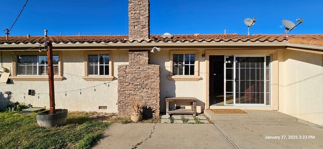 Building Photo - Orcutt Single Story Ranch Style Home with ...