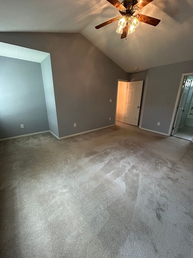 Building Photo - Simpsonville, SC 3BD/2.5BA Plus Bonus, 170...