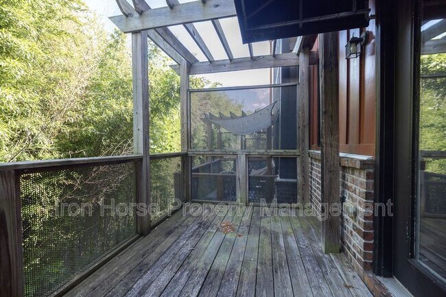 Building Photo - 118 Ruth Dr