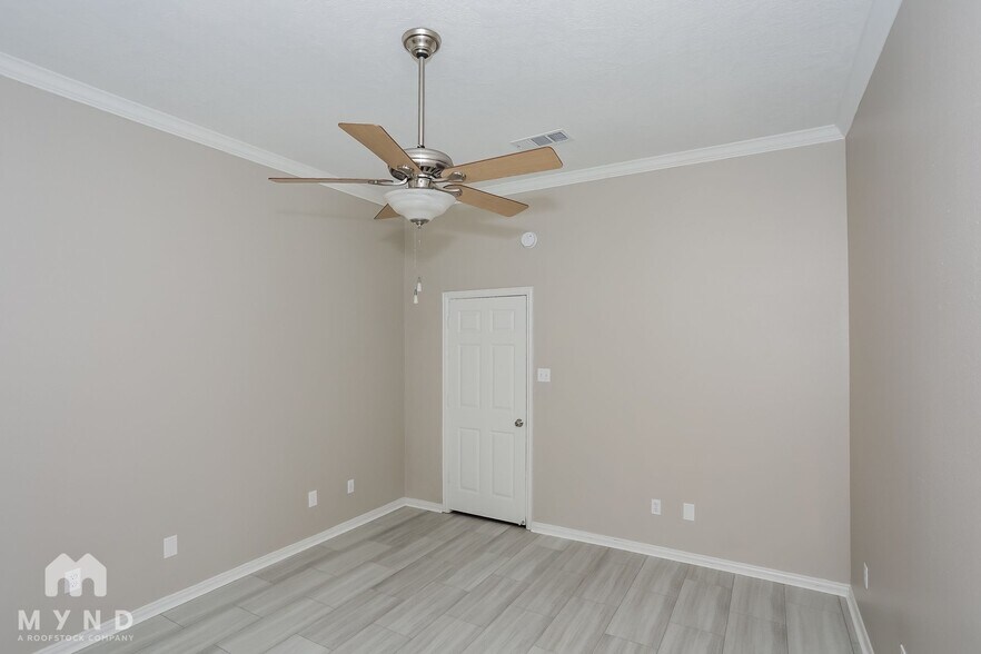 Building Photo - 521 Pleasant Valley Dr