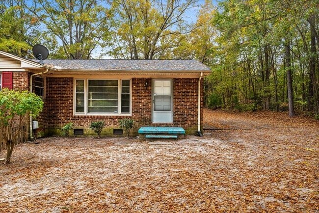 Building Photo - McLeansville - Minutes from Elon & Greensboro! Brick Duplex on a few Acres, Den, SS Appliances, F...