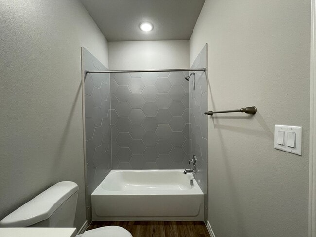 Building Photo - Townhome for rent
