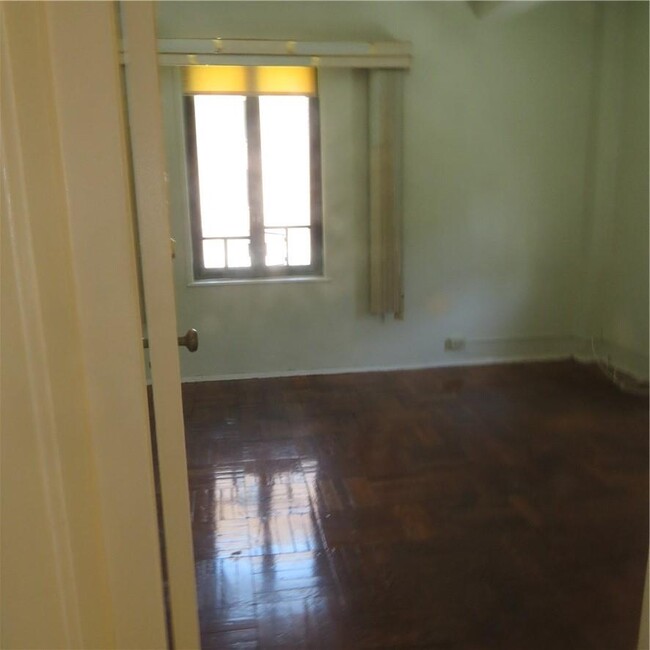 Building Photo - 1651 Metropolitan Ave