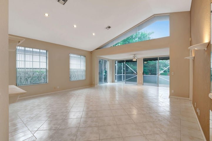 Building Photo - 11081 Springbrook Cir