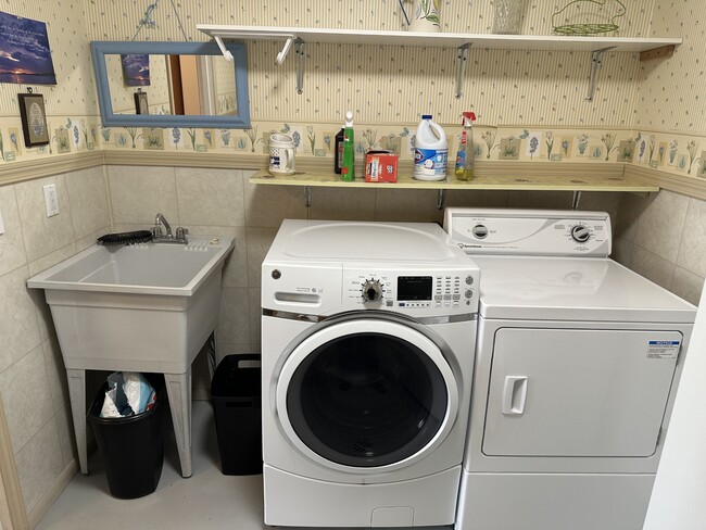 Building Photo - 2340 East End Rd