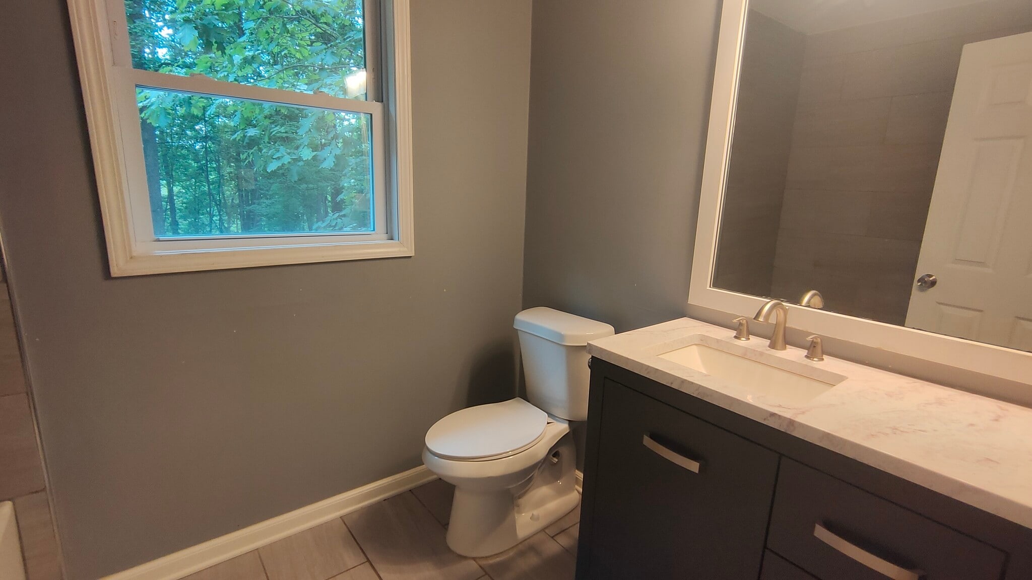 Building Photo - 203 Heidinger Dr