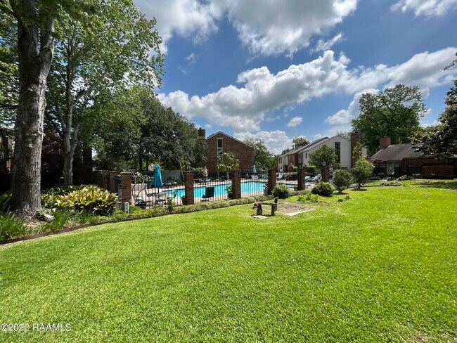 Building Photo - 403 Briargate Cir