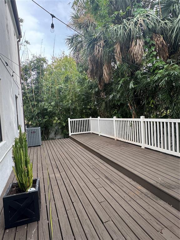 Building Photo - 331 N Trask St