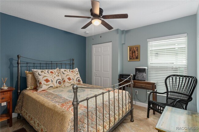 Building Photo - 11482 W Clubview Dr