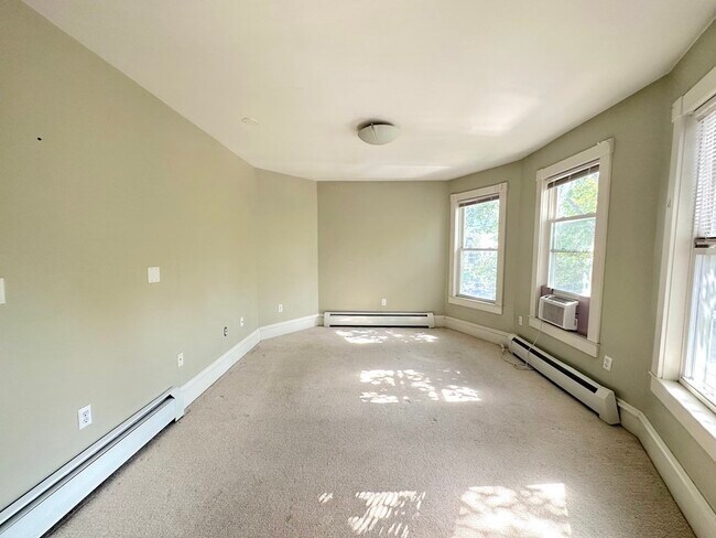 Building Photo - 20 Rossmore St