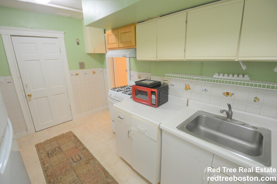 Building Photo - 309 Allston St