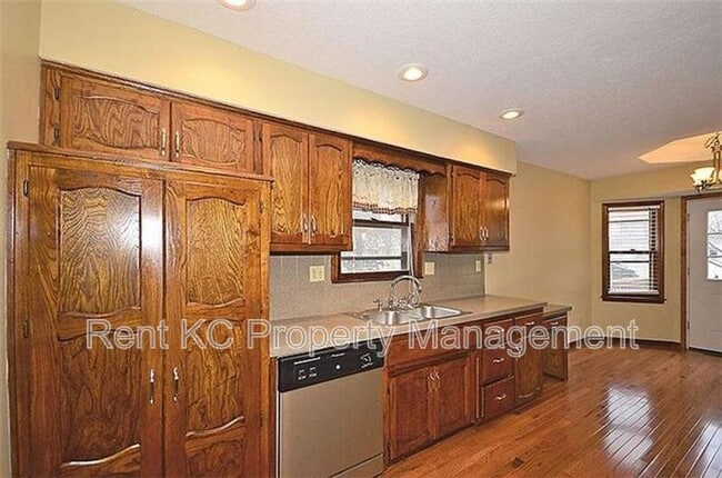 Building Photo - 1524 NE 99th St