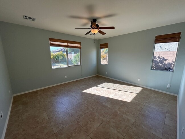 Building Photo - 18627 W North Ln