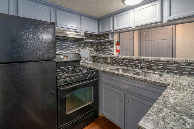 1BR, 1BA - 530SF - Kitchen - ALL BILLS PAID! El Dorodo Park