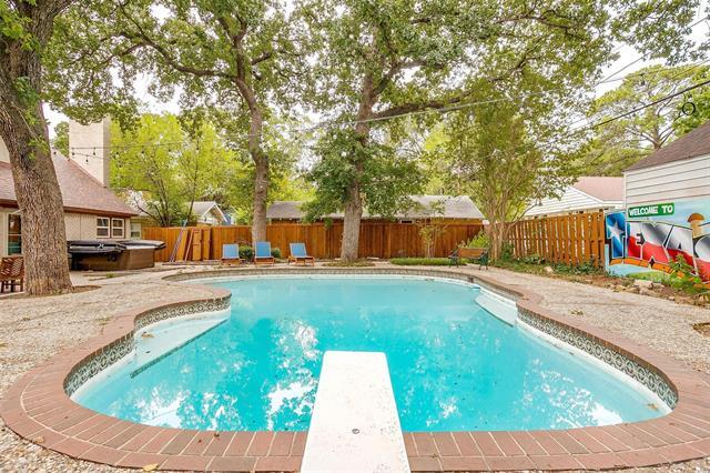 Building Photo - 1505 N Riverside Dr