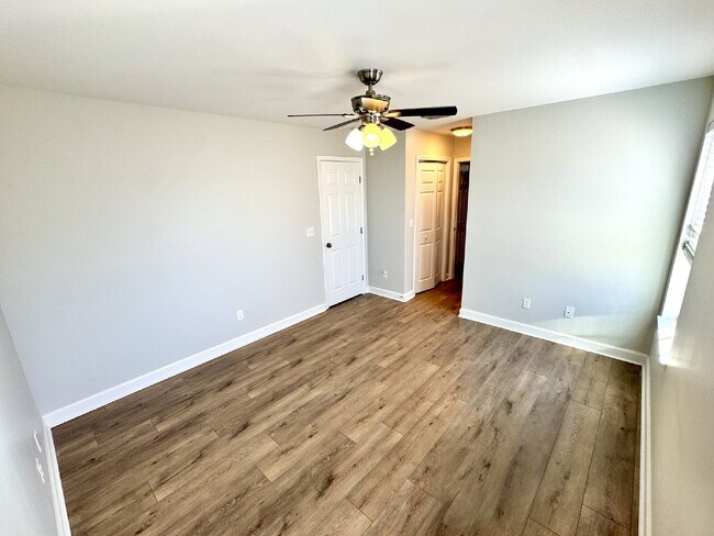 Building Photo - "Charming 2-Bed Oasis with 2 Full Baths in Prime Lynn Haven Location near Mosley High School"