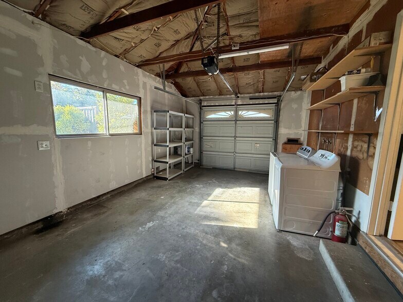 Building Photo - 15900 Los Gatos Almaden Rd