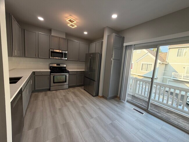 Building Photo - 3467 Ravinia Cir