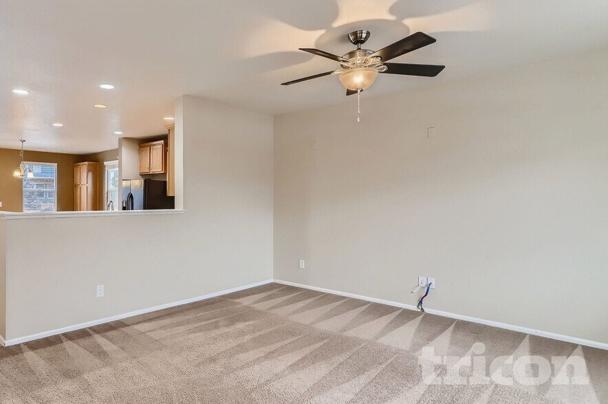 Building Photo - 1570 Edenbridge Dr