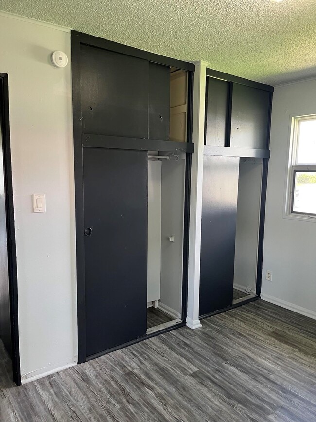 Building Photo - 206 Lindenwood-