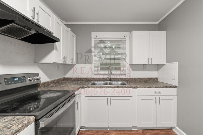 Building Photo - 617 32nd St