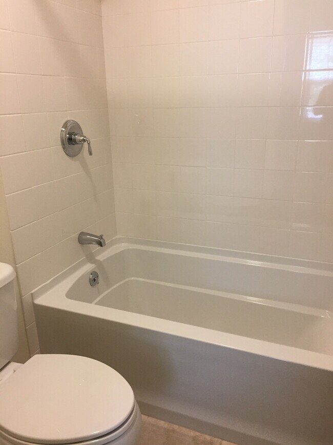 Building Photo - Lei Pauku - 3/2.5 bath Golf Course View