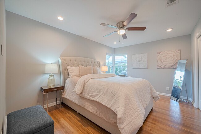 Building Photo - 5123 Saxon Dr