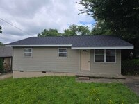 Building Photo - 2010 S Park St