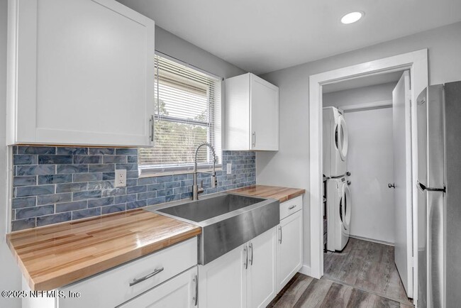 Building Photo - 269 Hermosa Ct